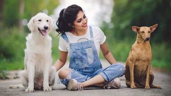 ಬೀದಿ ನಾಯಿಗಳಿಗೆ ತುತ್ತುಣಿಸಲು ಬೀದಿಗಿಳಿದ ಸಂಯುಕ್ತ ಹೊರನಾಡು