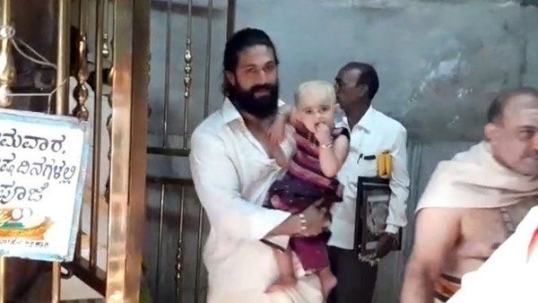 ತಂದೆಯಾಗಿ ಸಣ್ಣ ಜವಾಬ್ದಾರಿ ಪೂರೈಸಿದ ಯಶ್, ಪತಿಗೆ ರಾಧಿಕಾ ಸಾಥ್