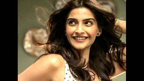 ಲಂಡನ್‌ ನಿಂದ ಬಂದ ಸೋನಂ ಕಪೂರ್ ಮೋದಿಯನ್ನು ಹೊಗಳಿದ್ದೇ ಹೊಗಳಿದ್ದು