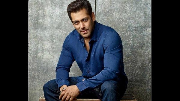 ವಿದೇಶಿ ಗರ್ಲ್‌ಫ್ರೆಂಡ್‌ ಜೊತೆ ಫಾರಂ ಹೌಸ್‌ನಲ್ಲಿ ಸಲ್ಮಾನ್ ಖಾನ್ ಬಂಧಿ!