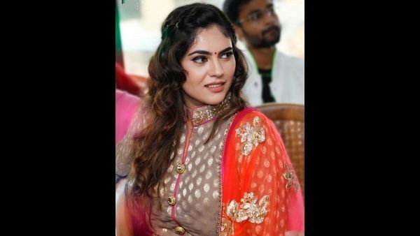 'ಆಂಟಿ' ಎಂದು ಕರೆದ ನೆಟ್ಟಿಗನನ್ನು ತರಾಟೆಗೆ ತೆಗೆದುಕೊಂಡ ದರ್ಶನ್ ನಾಯಕಿ