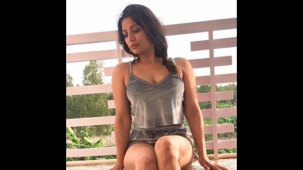 ಬಟ್ಟೆಯಿಂದ ವ್ಯಕ್ತಿಯನ್ನು ಅಳೆಯೋ ಸಮಾಜ ನಮ್ಮದು: ಅನಿತಾ ಭಟ್ ಆಕ್ರೋಶ