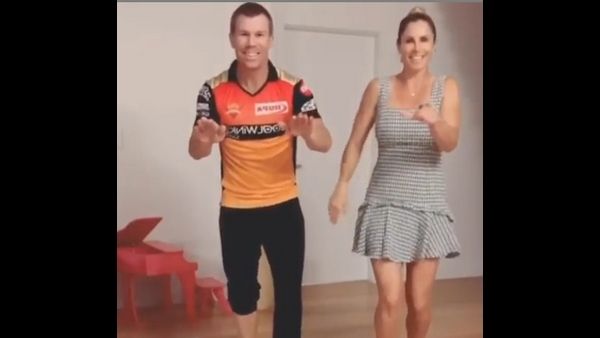 ಅಲ್ಲು ಅರ್ಜುನ್ ಸಿನಿಮಾ ಹಾಡಿಗೆ ಟಿಕ್ ಟಾಕ್ ಮಾಡಿದ ಆಸ್ಟ್ರೇಲಿಯಾ ಕ್ರಿಕೆಟಿಗ ಡೇವಿಡ್ ವಾರ್ನರ್