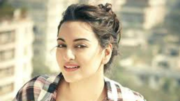 ಲಾಕ್‌ಡೌನ್ ಮಧ್ಯೆ ಶೂಟಿಂಗ್ ಆರೋಪ: ನಿರ್ದೇಶಕನ ವಿರುದ್ಧ ಪೊಲೀಸರಿಗೆ ಸೋನಾಕ್ಷಿ ಸಿನ್ಹಾ ದೂರು