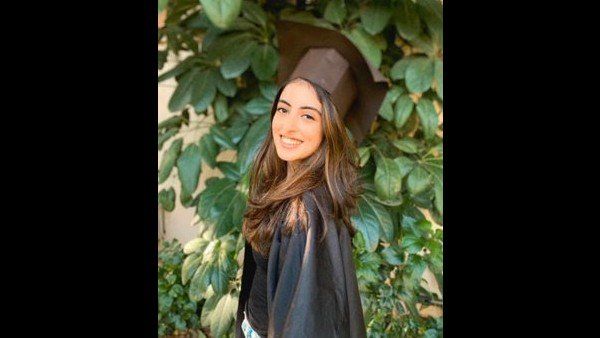 ಲಾಕ್ ಡೌನ್ ಮಧ್ಯೆಯೇ ಗ್ರಾಜುಯೇಷನ್: ಅಮಿತಾಬ್ ಮೊಮ್ಮಗಳನ್ನು ಟ್ರೋಲ್ ಮಾಡಿದ ನೆಟ್ಟಿಗರು