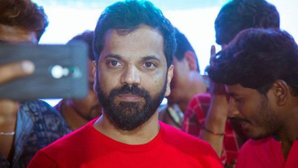 ಟೈಟಲ್ ಏನಂತ ನೀವೆ ಕಂಡುಹಿಡಿಯಿರಿ: ಅಭಿಮಾನಿಗಳ ತಲೆಗೆ ಹುಳ ಬಿಟ್ಟ ಸತೀಶ್ ನಿನಾಸಂ