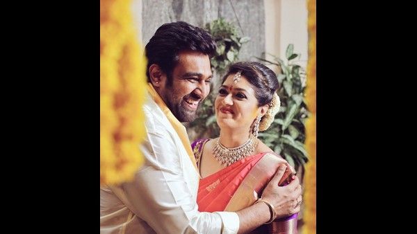 ಅತ್ತಾಗ ಹೆಗಲು ಕೊಟ್ಟವರಿಗೆ ಕೈ ಮುಗಿದ ಚಿರು ಪತ್ನಿ ಮೇಘನಾ ರಾಜ್