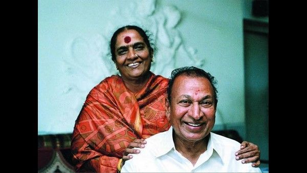 ಚಿತ್ರರಂಗಕ್ಕೆ ಭದ್ರ ಬುನಾದಿ ಹಾಕಿಕೊಟ್ಟ ಆದರ್ಶ ದಂಪತಿಯ ವಿವಾಹ ವಾರ್ಷಿಕೋತ್ಸವ