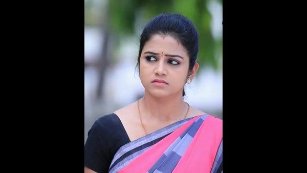 ಟಿವಿ ಕಲಾವಿದನಿಗೆ ಕೊರೊನಾ: ರಶ್ಮಿ ನಟಿಸುತ್ತಿದ್ದ ತೆಲುಗು ಧಾರಾವಾಹಿ ಚಿತ್ರೀಕರಣ ರದ್ದು