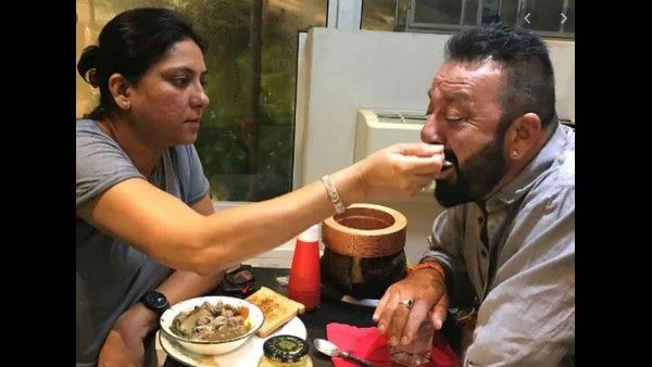 ಕ್ಯಾನ್ಸರ್ ಪೀಡಿತ ಸಂಜಯ್ ದತ್ ತಂಗಿಗೆ ಬರೆದರು ಭಾವುಕ ಸಾಲು