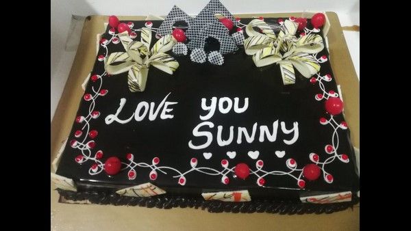 ಹೈದರಾಬಾದ್‌ನಿಂದ ಪ್ರೀತಿ ಪಾತ್ರರ ಹುಟ್ಟುಹಬ್ಬಕ್ಕೆ ಕೇಕ್ ಕಳುಹಿಸಿದ ಸುದೀಪ್