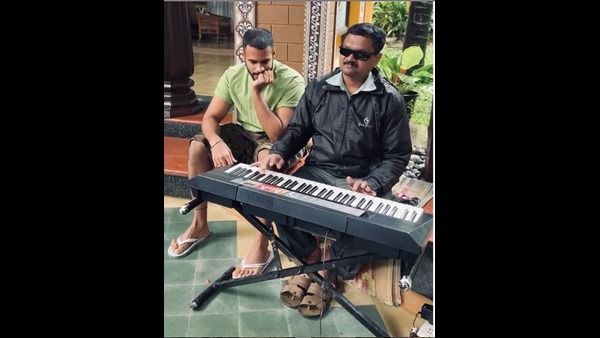 ಕಣ್ಣಿಲ್ಲದಿದ್ದರೂ ಅಪೂರ್ವವಾದ ಪ್ರತಿಭೆ: ಪಿಯಾನೋ ವಿಶ್ವನಾಥ್ ಗೆ ನಿಖಿಲ್ ಫಿದಾ