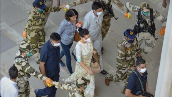 'ವೈ ಪ್ಲಸ್' ಭದ್ರತೆಯೊಂದಿಗೆ ಮುಂಬೈಗೆ ಆಗಮಿಸಿದ 'ಕ್ವೀನ್' ಕಂಗನಾ