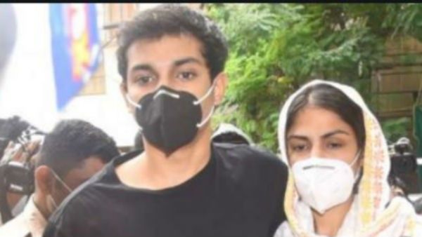 'ಅಕ್ಕನಿಗಾಗಿ ಡ್ರಗ್ಸ್ ಖರೀದಿಸುತ್ತಿದ್ದೆ': ಎನ್‌ಸಿಬಿ ಮುಂದೆ ಸತ್ಯ ಬಿಚ್ಚಿಟ್ಟ ರಿಯಾ ಸಹೋದರ