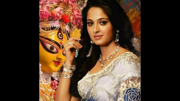 ದಸರಾ ಹಬ್ಬಕ್ಕೆ ಕನ್ನಡದಲ್ಲೇ ಶುಭಾಶಯ ಕೋರಿ ಕನ್ನಡಿಗರ ಮನಗೆದ್ದ ಅನುಷ್ಕಾ ಶೆಟ್ಟಿ