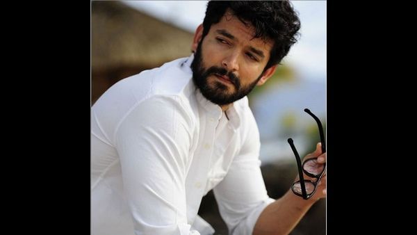 'ಕ್ಷಮಿಸಿ ನಿಮ್ಮ ಖಾತೆಯಲ್ಲಿ ಹಣವಿಲ್ಲ' ಎನ್ನುತ್ತಿದ್ದಾರೆ ನಟ ದಿಗಂತ್