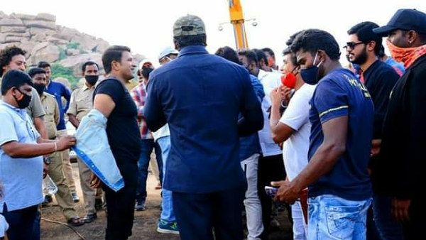 ಪುನೀತ್ 'ಜೇಮ್ಸ್' ಸಿನಿಮಾ: ಕಾನೂನು ಕ್ರಮ ಕೈಗೊಳ್ಳುವುದಾಗಿ ಸಿನಿಮಾತಂಡ ಎಚ್ಚರಿಕೆ ನೀಡಿದ್ದೇಕೆ?