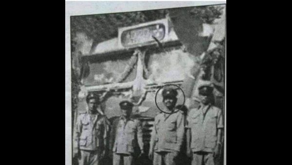 ಸೂಪರ್ ಸ್ಟಾರ್ ರಜನಿಕಾಂತ್ ಕಂಡಕ್ಟರ್: ಹಳೇ ಫೋಟೋ ವೈರಲ್