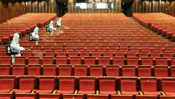 ಚಿತ್ರಮಂದಿರಗಳು ಓಪನ್: ಮಾರ್ಗಸೂಚಿ ಪ್ರಕಟಿಸಿದ ರಾಜ್ಯ ಸರ್ಕಾರ