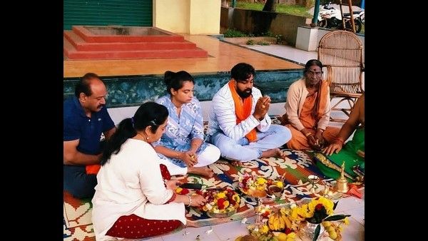 ಚಿರಂಜೀವಿ ಸರ್ಜಾ ಸಮಾಧಿ ನಿರ್ಮಾಣಕ್ಕೆ ಶಂಕುಸ್ಥಾಪನೆ; ಕುಟುಂಬದವರಿಂದ ಪೂಜೆ