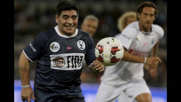 ಫುಟ್ಬಾಲ್ ದಂತಕತೆ ಡಿಯಾಗೋ ಮರಡೋನಾ ನಿಧನಕ್ಕೆ ಕಂಬನಿ ಮಿಡಿದ ಸಿನಿ ತಾರೆಯರು