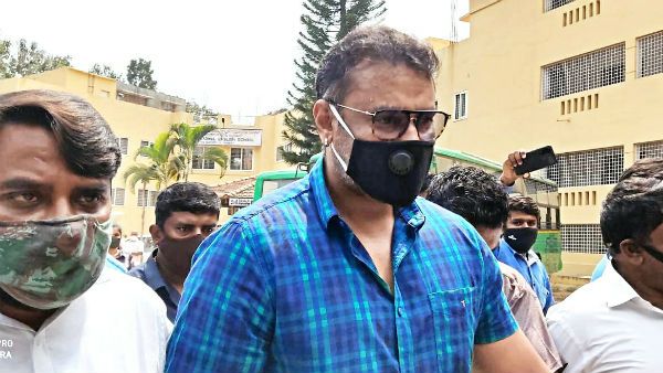 ಆರ್ ಆರ್ ನಗರದಲ್ಲಿ ಮತದಾನ ಮಾಡಿದ ಚಾಲೆಂಜಿಂಗ್ ಸ್ಟಾರ್ ದರ್ಶನ್