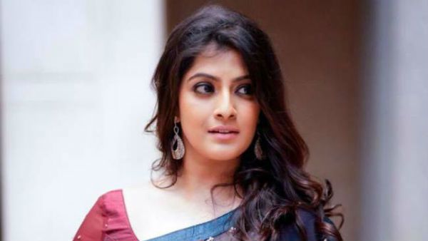 24 ಗಂಟೆಯ ಬಳಿಕ ಇನ್ಸ್ಟಾಗ್ರಾಂ ವಾಪಸ್ ಪಡೆದ ನಟಿ ವರಲಕ್ಷ್ಮಿ ಶರತ್‌ಕುಮಾರ್