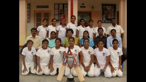 ಈ ಕ್ರಿಕೆಟ್ ತಂಡದಲ್ಲಿ ಸ್ಟಾರ್ ನಟಿಯೊಬ್ಬರಿದ್ದಾರೆ, ಯಾರೆಂದು ಗುರುತಿಸಿ?