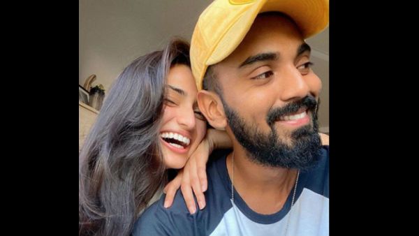 ಹೂಗಳೆಂದರೆ ಇಷ್ಟ ಎಂದ ಗೆಳತಿಗೆ ಹೂ ಕಳಿಸಿದ ಕೆಎಲ್ ರಾಹುಲ್