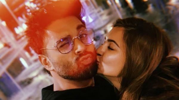 ಫೋಟೋ ವೈರಲ್: ಬಾಯ್‌ಫ್ರೆಂಡ್‌ ಕೆನ್ನೆಗೆ ಮುತ್ತಿಟ್ಟ ನಟಿ ಕೃತಿ ಕರಬಂಧ