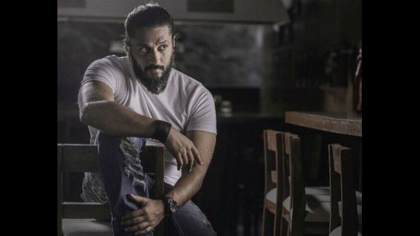 100 ಕೋಟಿ ಹಿಂದೆ ಬಿದ್ದ 'ಆ ದಿನಗಳು' ಚೇತನ್ ಕುಮಾರ್