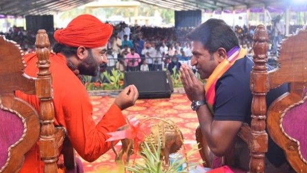 ಪುನೀತ್‌ ಸರಳತೆ ಬಗ್ಗೆ ಮೆಚ್ಚುಗೆ ವ್ಯಕ್ತಪಡಿಸಿದ ಪಂಚಮಸಾಲಿ ಸ್ವಾಮೀಜಿ