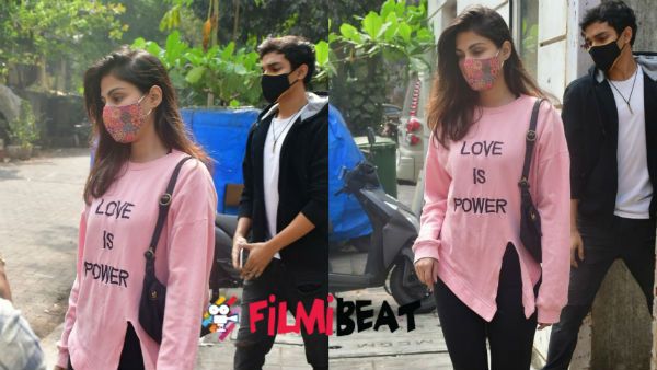 'ಪ್ಲೀಸ್ ನನ್ನ ಹಿಂಬಾಲಿಸಬೇಡಿ': ಜೈಲಿನಿಂದ ಬಂದ ನಂತರ ಹೊರಗೆ ಕಾಣಿಸಿಕೊಂಡ ರಿಯಾ