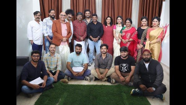 'ಫ್ಯಾಮಿಲಿ ಪ್ಯಾಕ್' ಸೆಟ್‌ಗೆ ಭೇಟಿ ನೀಡಿದ ಪುನೀತ್ ರಾಜ್ ಕುಮಾರ್ ದಂಪತಿ