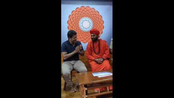 ಹರ ಜಾತ್ರೆಯಲ್ಲಿ ಪುನೀತ್ ರಾಜ್‌ಕುಮಾರ್: ಅಭಿಮಾನಿಗಳ ನೂಕು-ನುಗ್ಗಲು