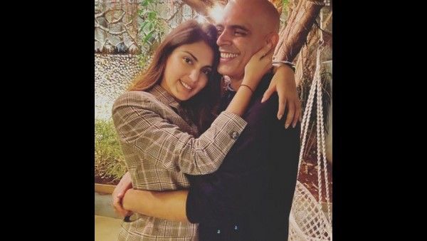 ರಿಯಾ ಚಕ್ರವರ್ತಿ ಮುಖದಲ್ಲಿ ಕೊನೆಗೂ ಮೂಡಿದ ನಗು