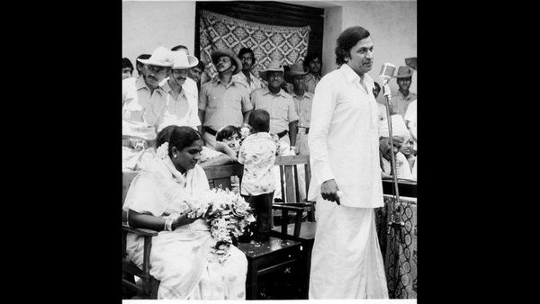 ರಾಜ್ ಕುಮಾರ್‌ 'ಡಾಕ್ಟರೇಟ್' ಗೌರವಕ್ಕೆ 45 ವರ್ಷ: ಹೇಗಿತ್ತು ಅಂದಿನ ಸನ್ನಿವೇಶ?