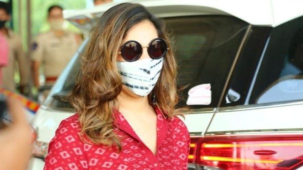 ಚಿರಂಜೀವಿ 'ಆಚಾರ್ಯ' ಸೆಟ್‌ಗೆ ಭೇಟಿ ನೀಡಿದ ಸರ್ಪ್ರೈಸ್ ಅತಿಥಿ