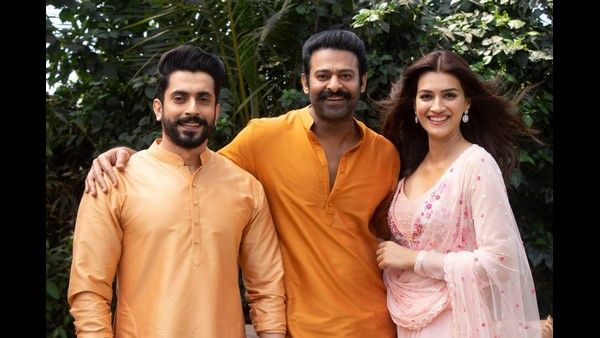 'ಆದಿಪುರುಷ್'ಗೆ ಸಿಕ್ಕಳು ನಾಯಕಿ: ಸೀತೆ ಜೊತೆ ಫೋಟೋ ಹಂಚಿಕೊಂಡ ರಾಮ ಪ್ರಭಾಸ್