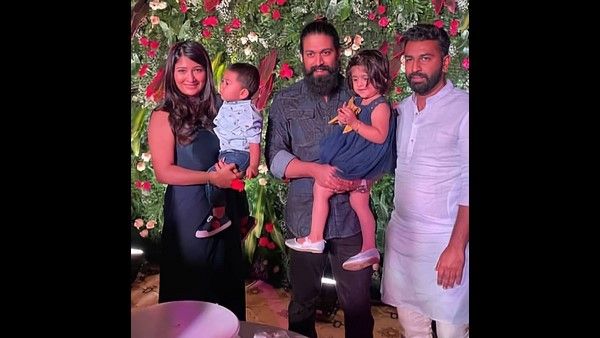 ರಾಧಿಕಾ ಪಂಡಿತ್ ಬರ್ತಡೇ: ಮೊಹಮ್ಮದ್ ನಲಪಾಡ್ ಸೇರಿ ಸ್ನೇಹಿತರು ಭಾಗಿ