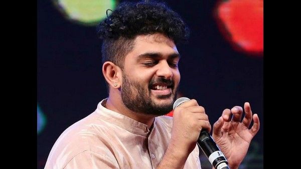 ಸುಮಧುರ ಕಂಠದ ಖ್ಯಾತ ಗಾಯಕನಿಗೆ ತೀವ್ರ ಅವಮಾನ