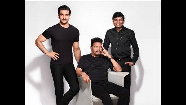 ಬಾಲಿವುಡ್ ಸ್ಟಾರ್ ಜೊತೆ ಸಿನಿಮಾ ಘೋಷಿಸಿದ ಶಂಕರ್: ಚಿರು ಪುತ್ರನ ಚಿತ್ರ ಏನಾಯ್ತು?