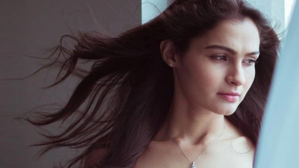 ಕೊರೊನಾ ಸೋಂಕಿಗೆ ಸಿಲುಕಿದ ಜನಪ್ರಿಯ ಬಹುಭಾಷಾ ನಟಿ, ಗಾಯಕಿ