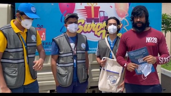 ತನ್ನ ವಾಹನವನ್ನು ರೋಗಿಗಳ ಉಪಯೋಗಕ್ಕೆ ಬಳಸಲು ನೀಡಿದ ನಟ