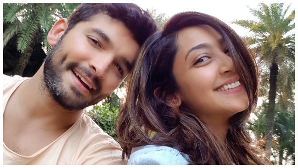 ವ್ಯಾಕ್ಸಿನ್ ಹಾಕಿಸಿಕೊಳ್ಳಿ ಎಂದ ದಿಗಂತ್-ಐಂದ್ರಿತಾ: ಸರ್ಕಾರ ಕೊಡ್ತಿಲ್ಲ ಎಂದ ನೆಟ್ಟಿಗರು