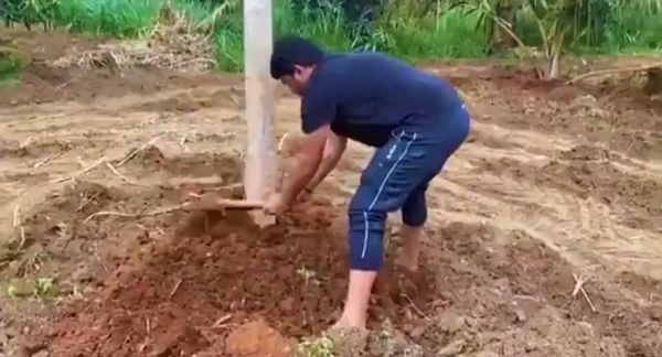 ಸಿನಿಮಾಗೆ ಬ್ರೇಕ್, ಜಮೀನಿನಲ್ಲಿ ಕೃಷಿ ಮಾಡ್ತಿರುವ ರವಿವರ್ಮ