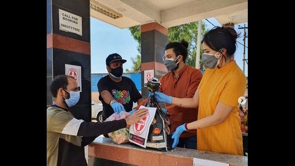 ಭುವನ್, ಹರ್ಷಿಕಾ ಪೂಣಚ್ಚ ವತಿಯಿಂದ ಆಕ್ಸಿಜನ್, ಫ್ರೀ ಆಟೋ ವ್ಯವಸ್ಥೆ