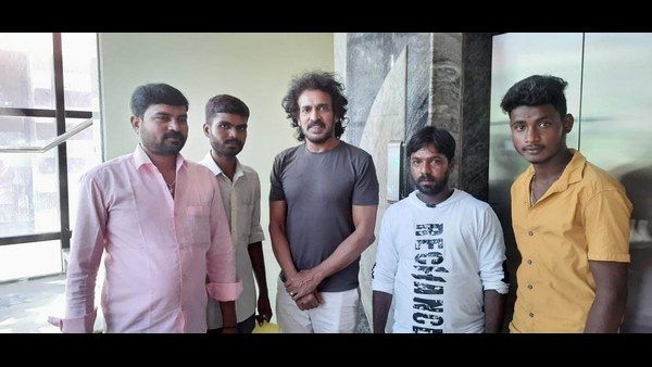 ಹಿರಿಯೂರು ರೈತನ ಈರುಳ್ಳಿ ಖರೀದಿಸಿದ ನಟ ಉಪೇಂದ್ರ