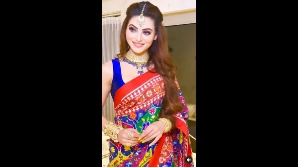 ನಟಿ ಊರ್ವಶಿ ರೌಟೆಲ್ಲ ಉಟ್ಟಿರುವ ಸೀರೆಯ ಬೆಲೆ ಕೇಳಿ ಹೌಹಾರದಿರಿ!