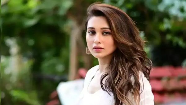 ನಕಲಿ ಲಸಿಕೆ ಪಡೆದ ನಟಿ, ಸಂಸದೆ ಮಿಮಿ ಚಕ್ರವರ್ತಿ ಆರೋಗ್ಯದಲ್ಲಿ ಏರುಪೇರು